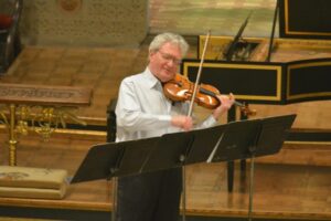 Lewis Kaplan playing at the 2018 Bach Virtuosi Festival