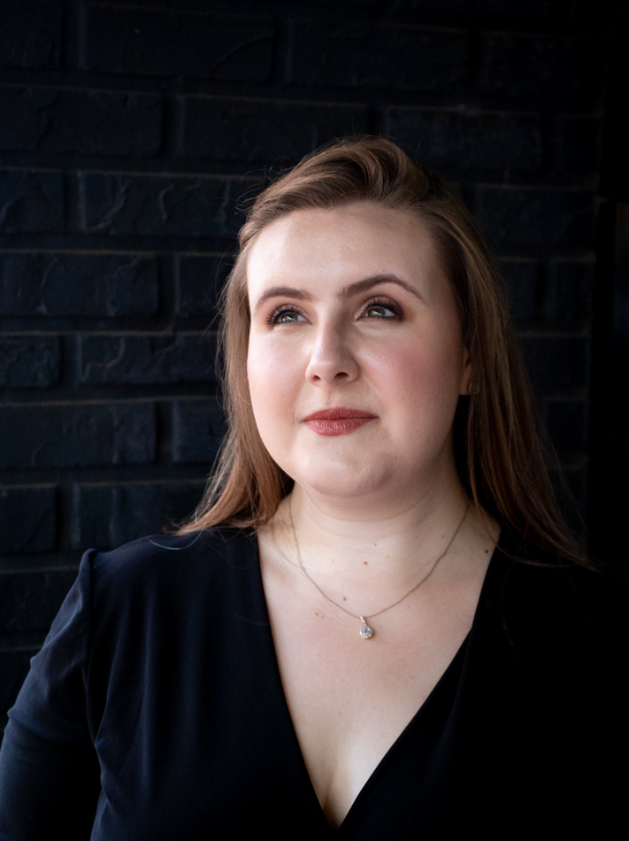 Ellen Robertson Headshot