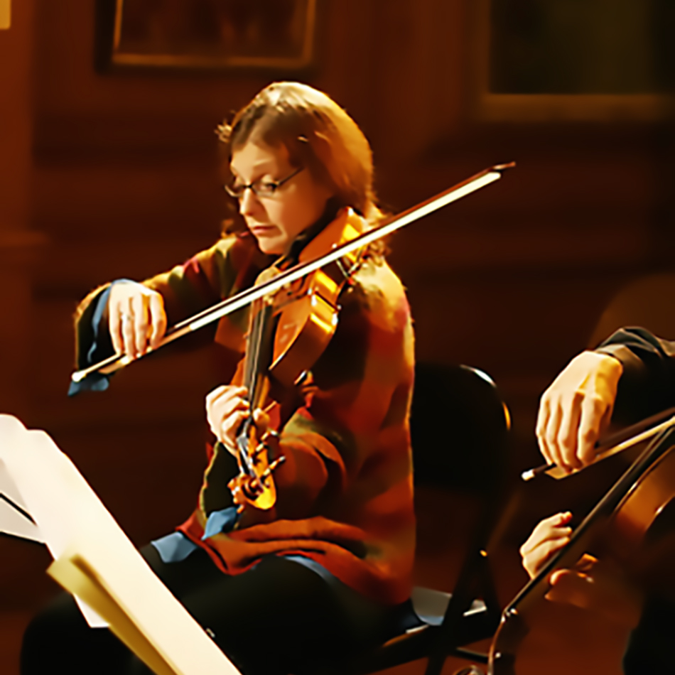 Jessica Troy playing the viola