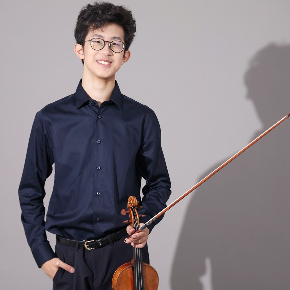 WEIKUAN WANG with his viola
